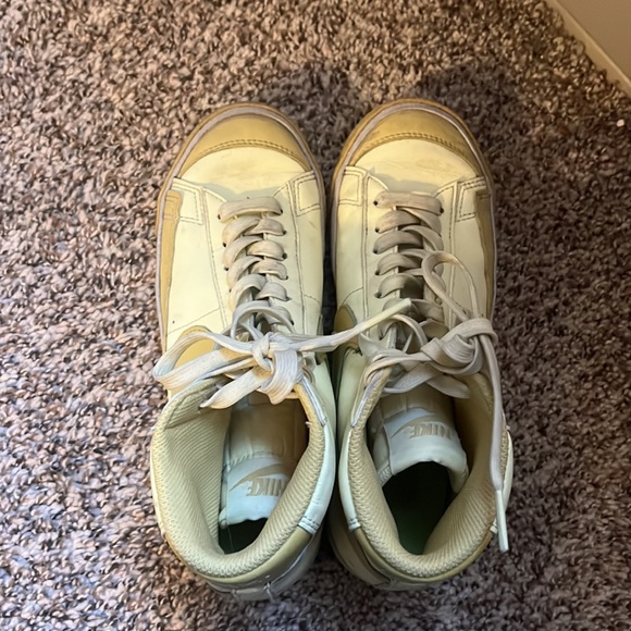 NIKE Blazer Yellow - Picture 4 of 4